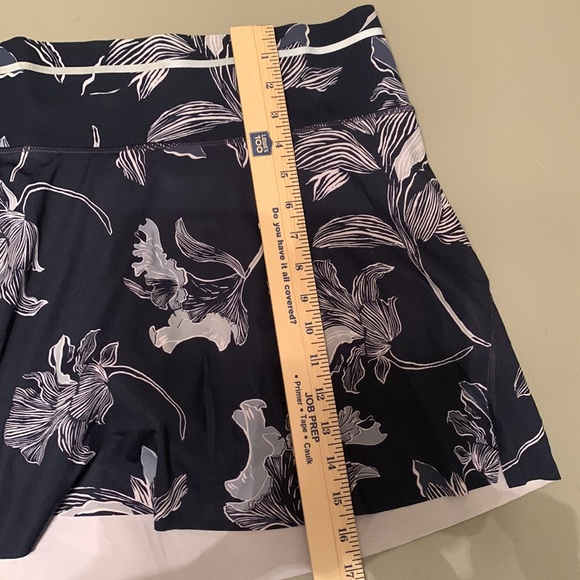 Athleta skort Size Large for tennis/pickle ball or golf. Easy care. EUC - Picture 4 of 8